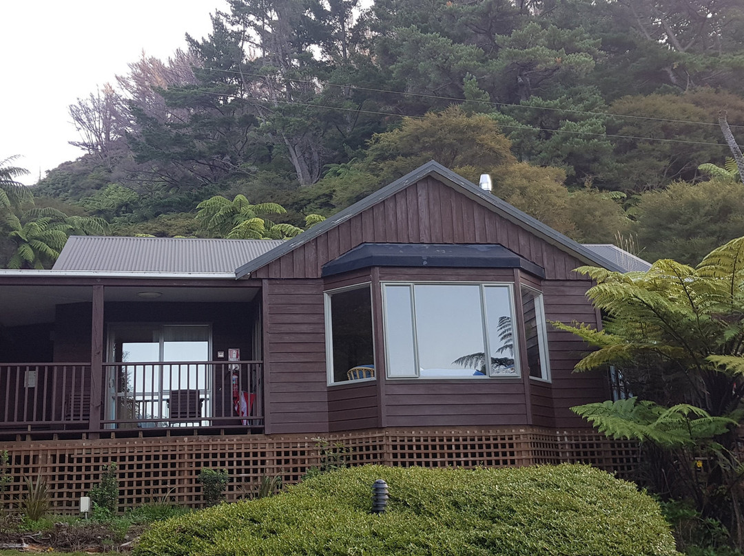 Mahana Lodge主图