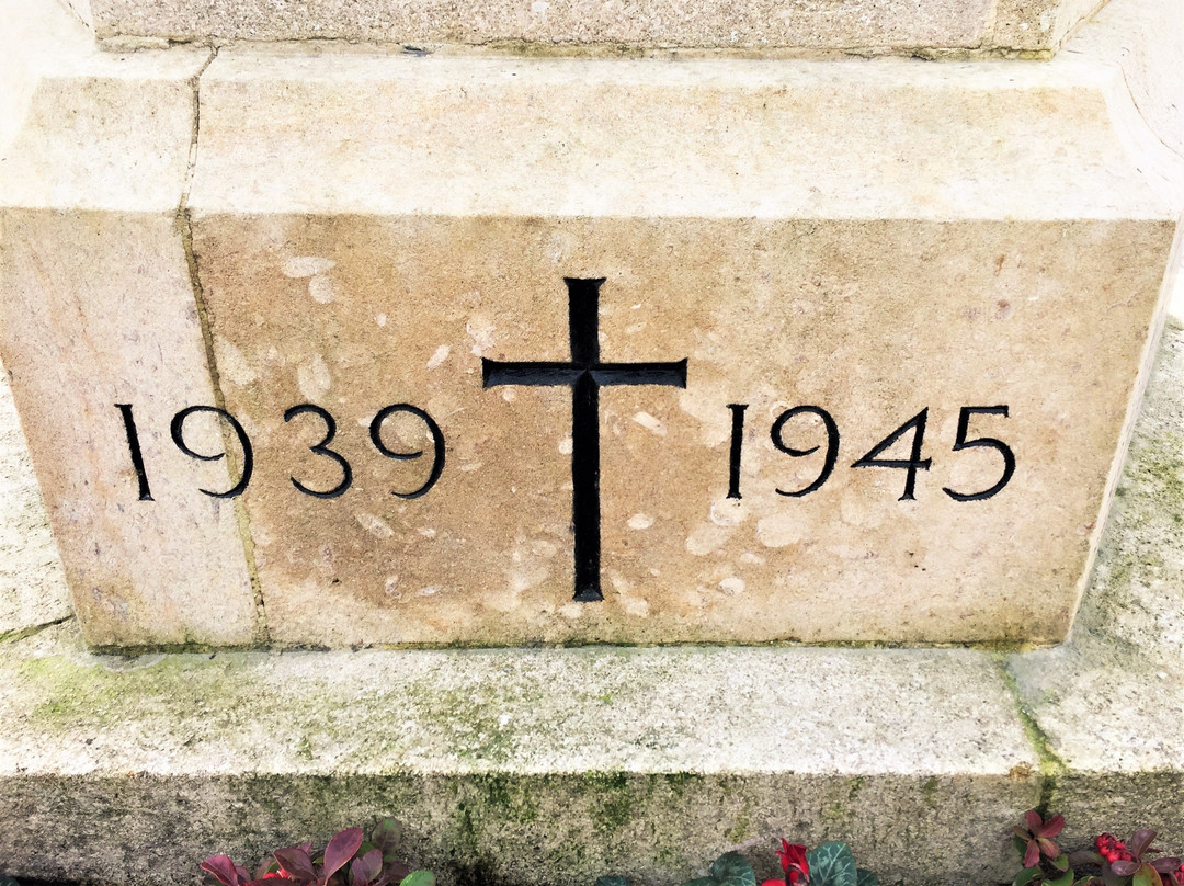 Burwash War Memorial景点图片
