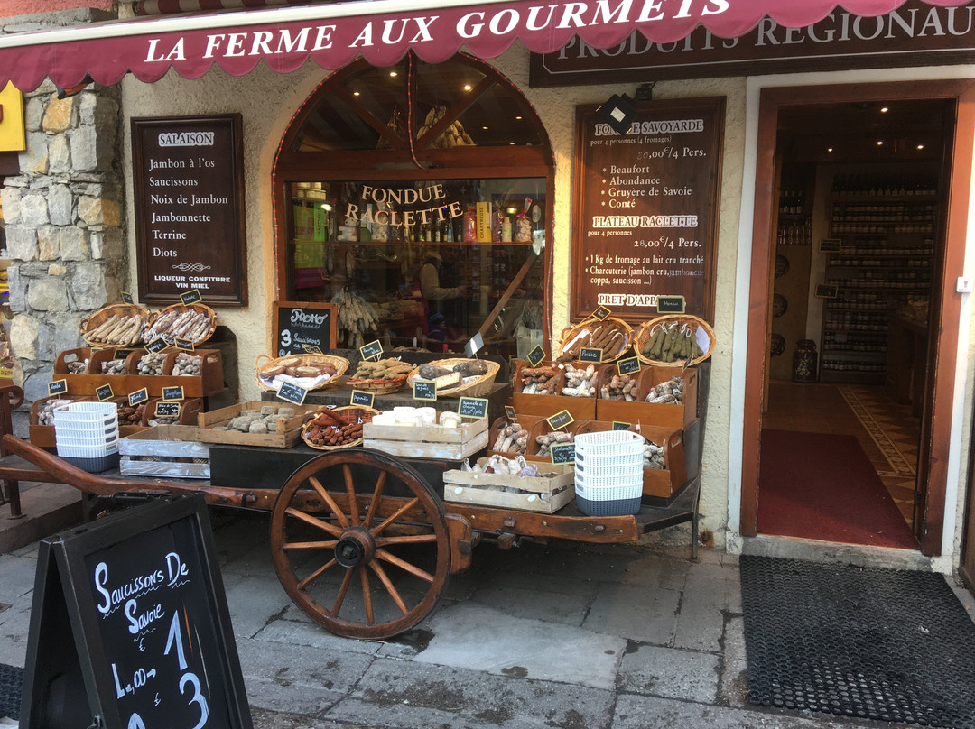 Douy Combelouvière-Doucy必去景点