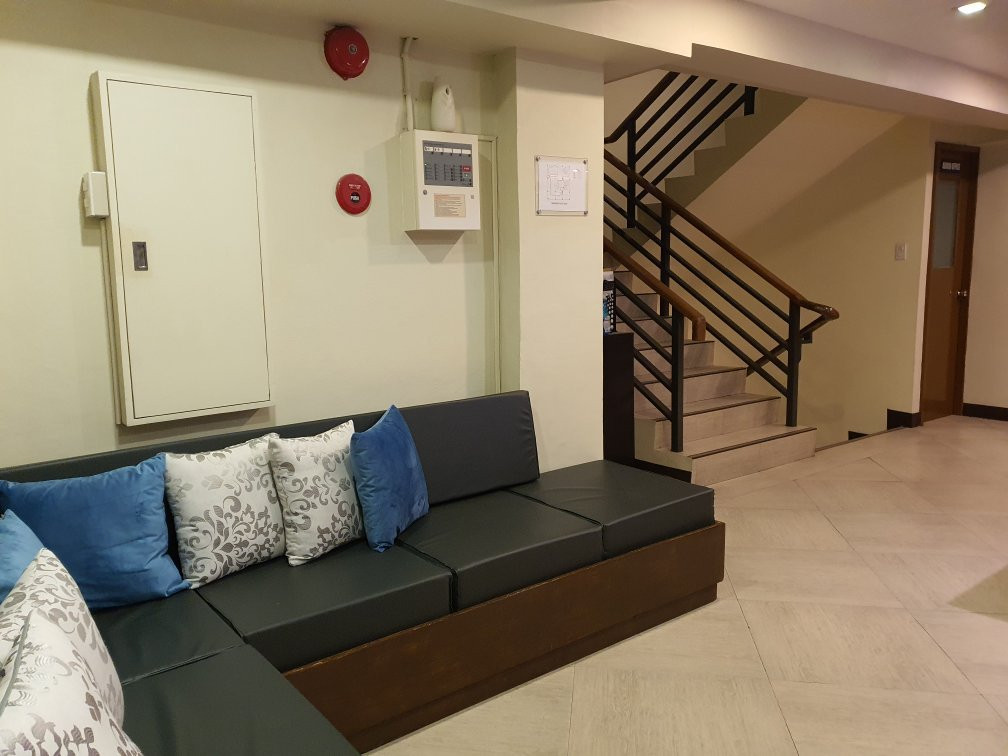 Skyline View Hotel主图