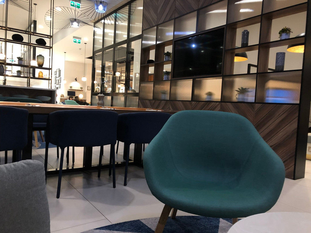 Courtyard by Marriott Luton Airport主图