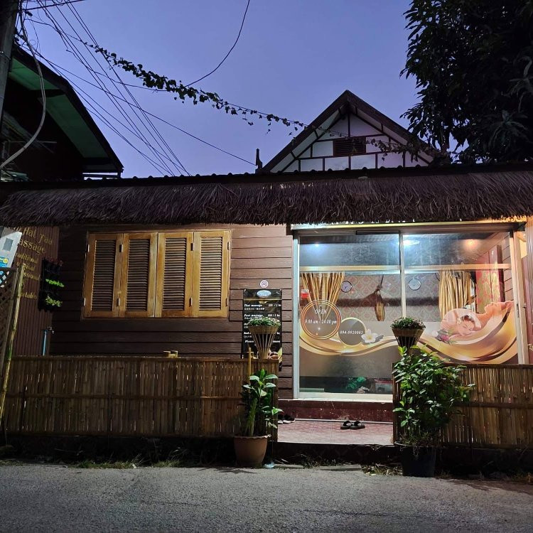 Tip Hat Taa Professional Thai Massage-Treatments-Therapy And Teaching Courses-Si Phum必去景点