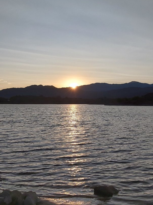 Embalse Lateral景点图片