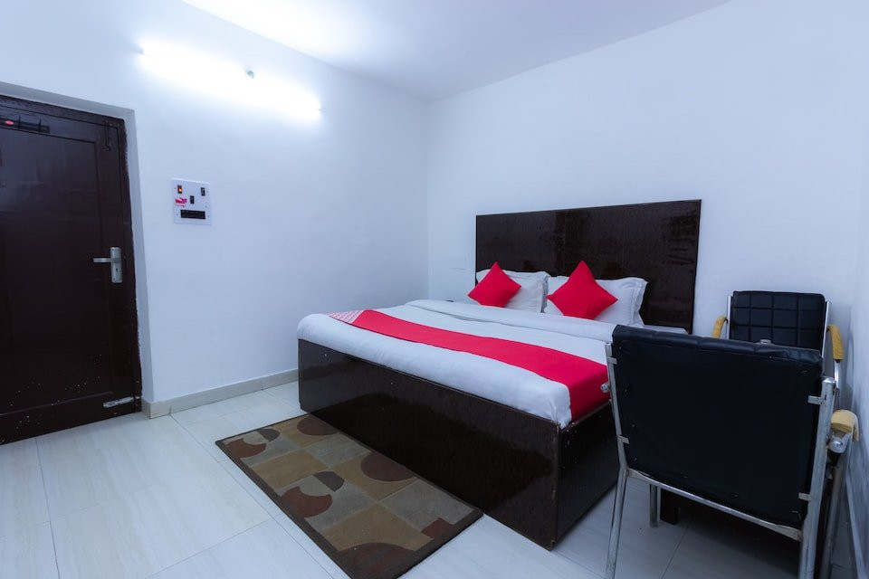 Royal Regency Resort Dalhousie主图