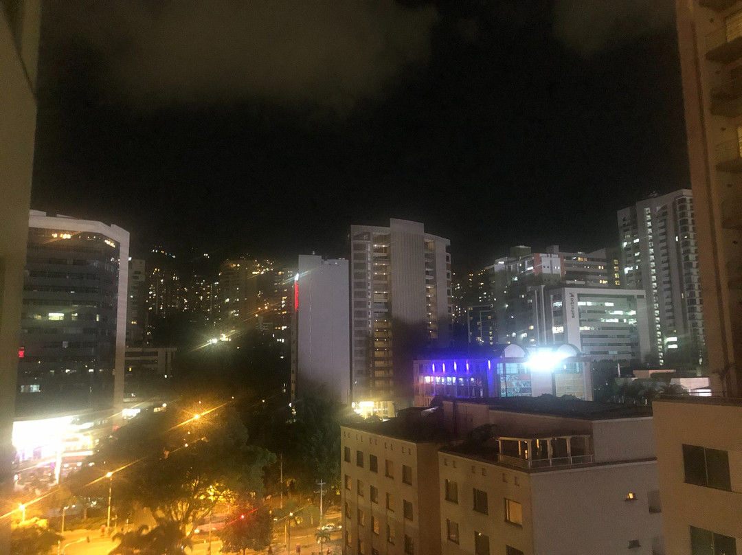 Novelty Suites Hotel主图