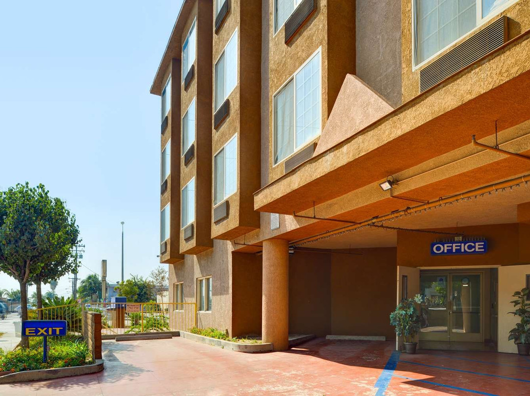 瓦勒世界酒店主图