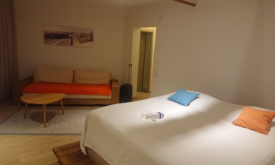 R&J Hotel主图
