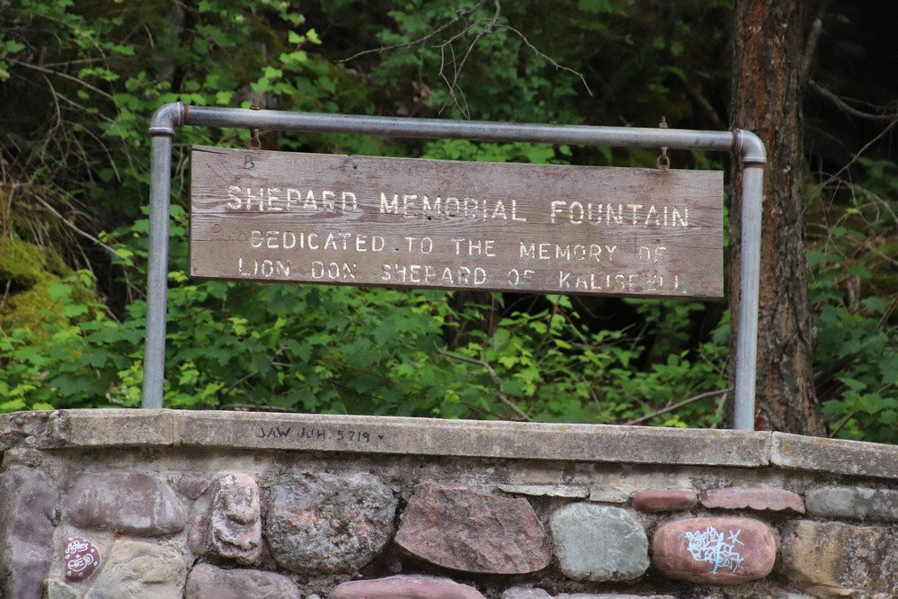 Shepard Memorial Fountain - Bad Rock Canyon-Columbia Falls必去景点