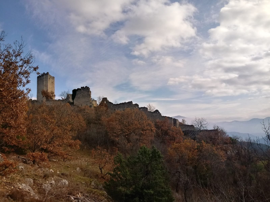 Borgo di Pagliare di Tione-Tione degli Abruzzi必去景点