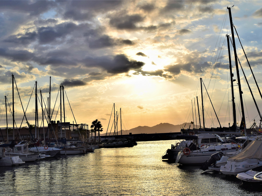 Plaza Comunidades Autonomas-穆尔西亚马萨龙港必去景点