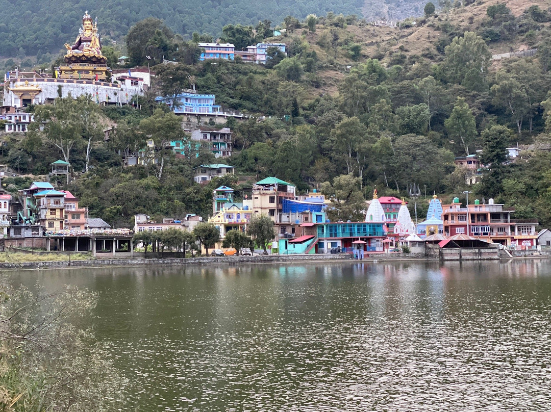 Rewalsar Lake景点图片