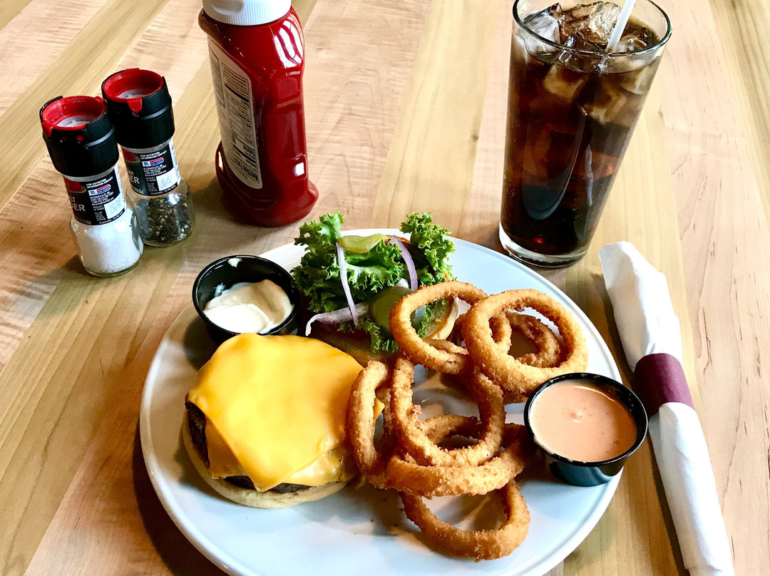 Ironton餐馆和美食-The Armory Smokehouse