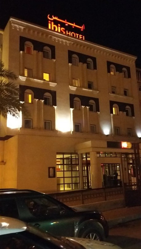 宜必思君士坦丁酒店主图