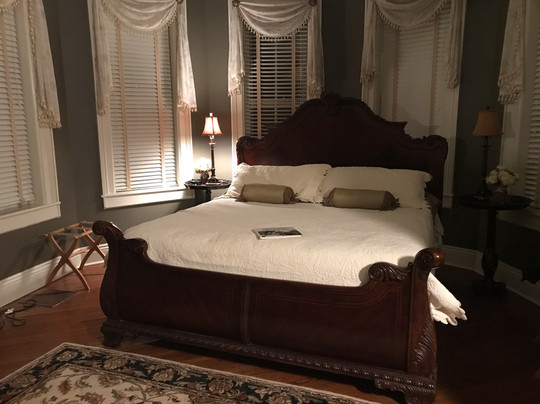 The Caldwell House主图