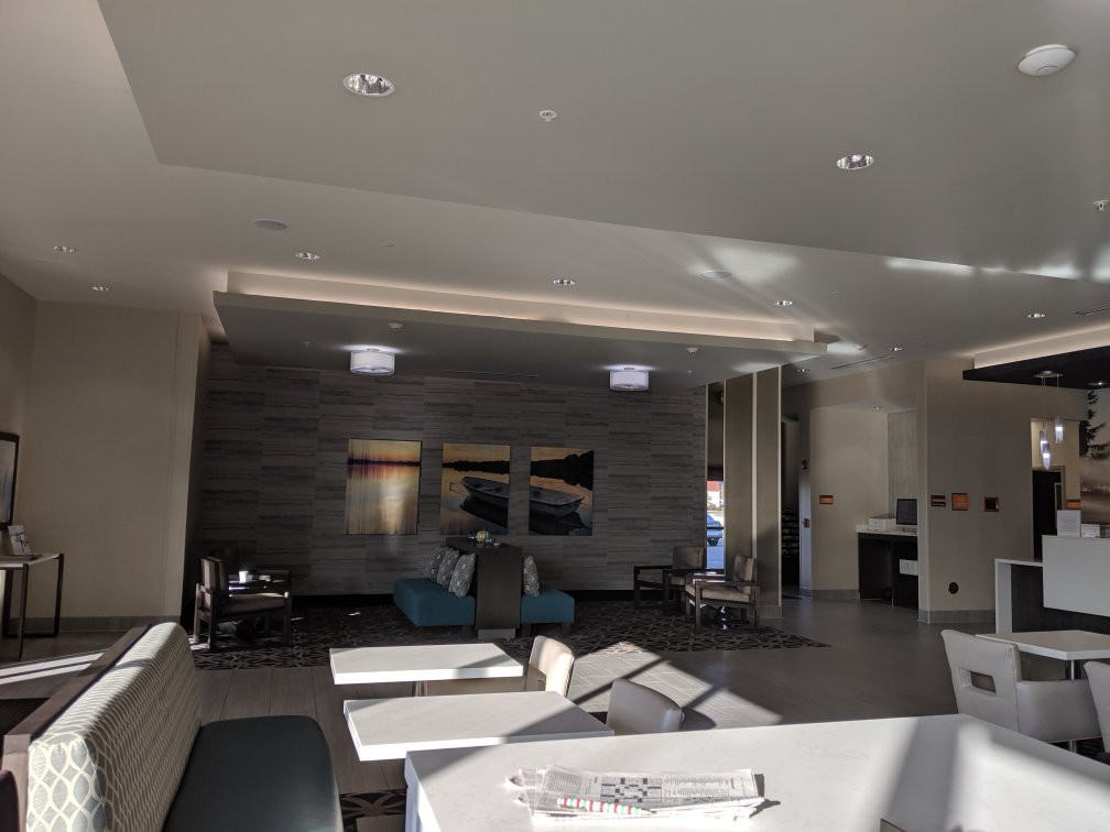 La Quinta Inn & Suites by Wyndham Terre Haute主图