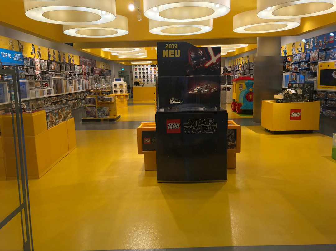 Lego Store景点图片