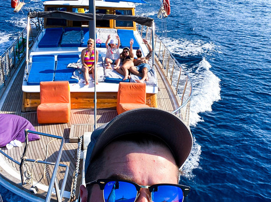 Neptune Boat Cruises /Daily Tours-卡尔坎必去景点