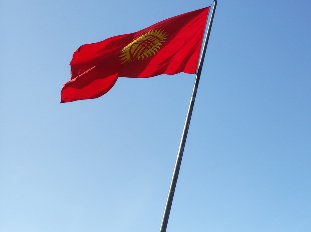 Flagstaff With Country Flag-比斯凯克必去景点