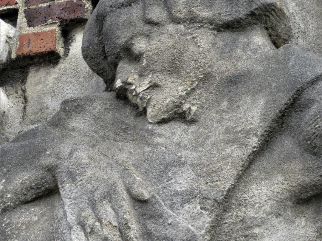 Bas-relief "Le Conte du petit Poucet"-Romainville必去景点