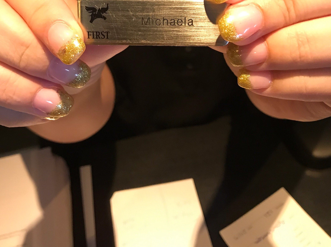 First Hotel Brommaplan主图