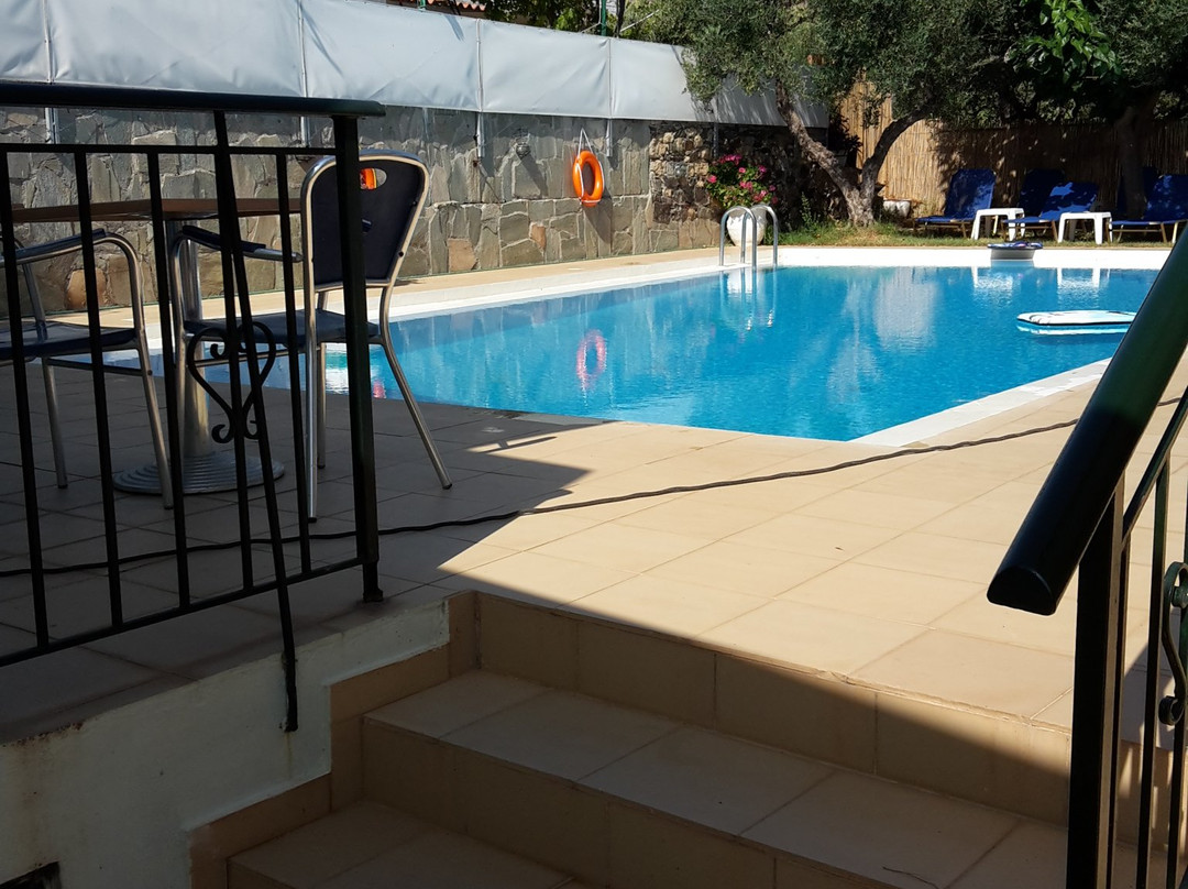 Olive Tree Apartments主图