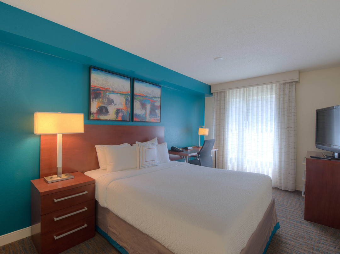 巴克海特雷诺克斯公园Residence Inn 酒店主图