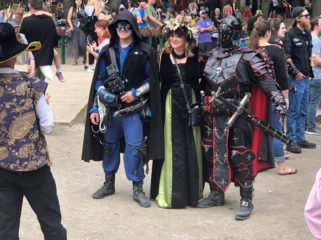 布里斯托文艺复兴马戏团-基诺沙必去景点