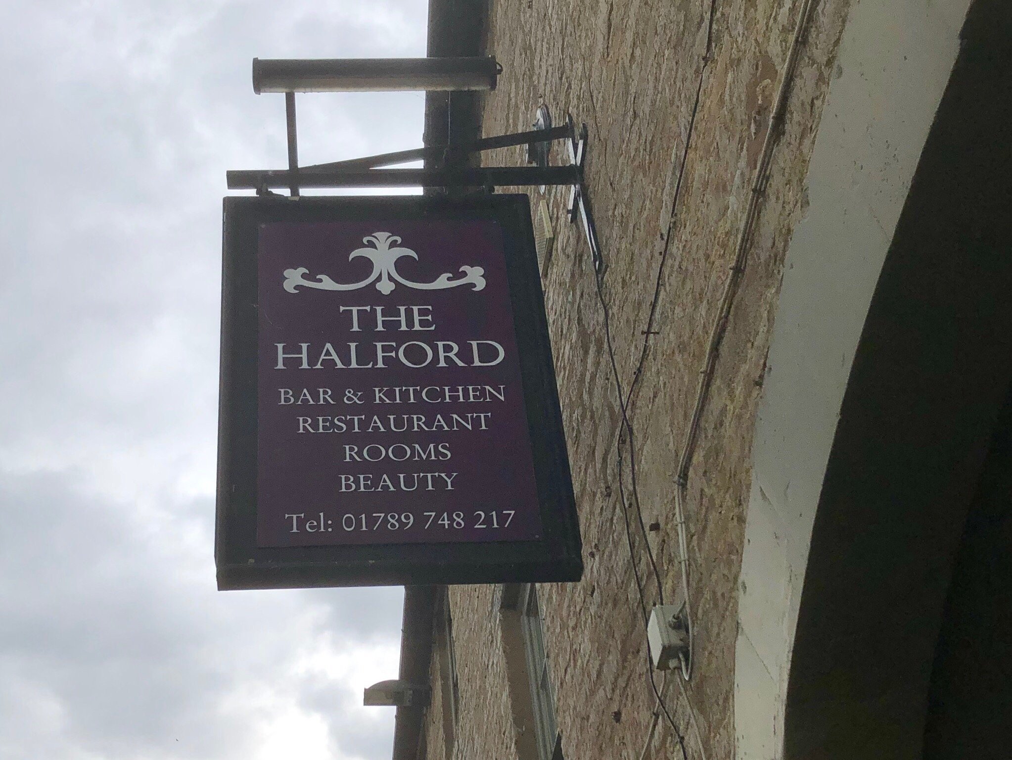The Halford Bridge Inn-官方