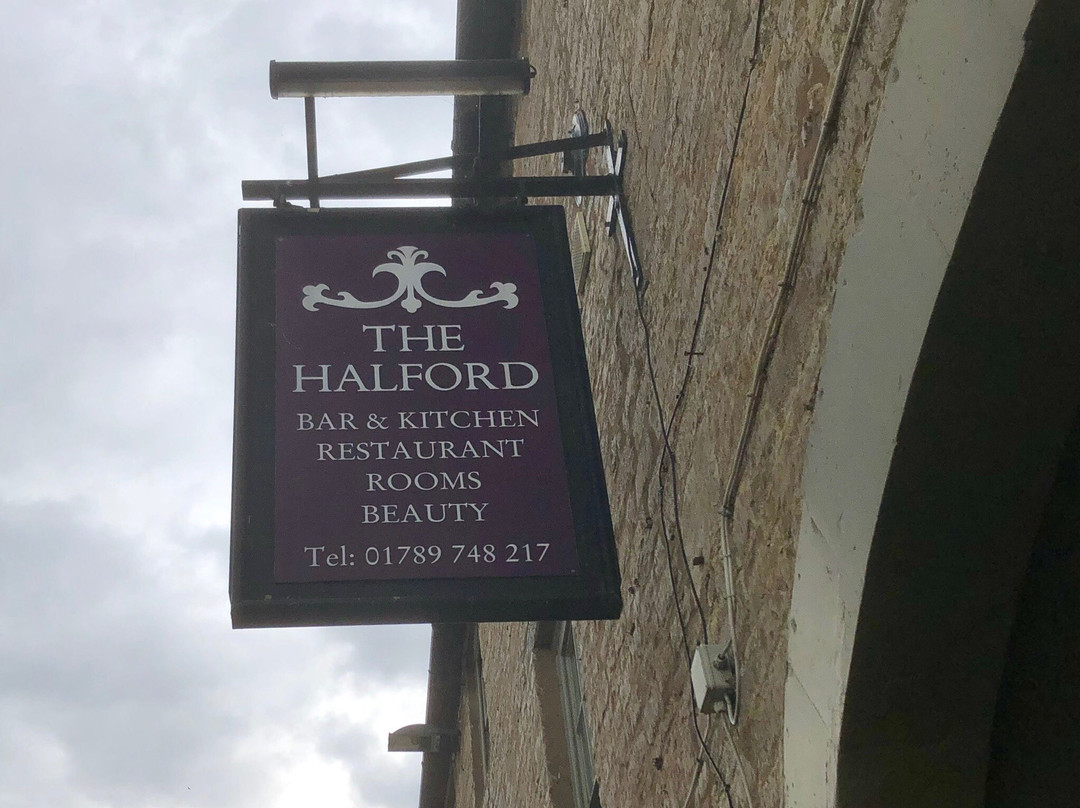 The Halford Bridge Inn主图