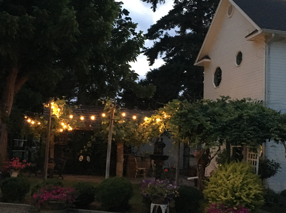 Cozy Rose Luxury Inn Bed & Breakfast主图