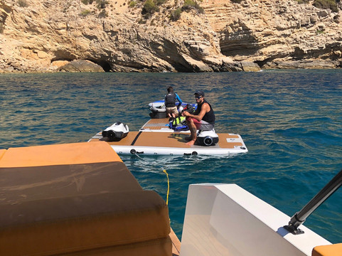 Yacht Watersports ibiza-圣欧拉利娅尔德里奥必去景点