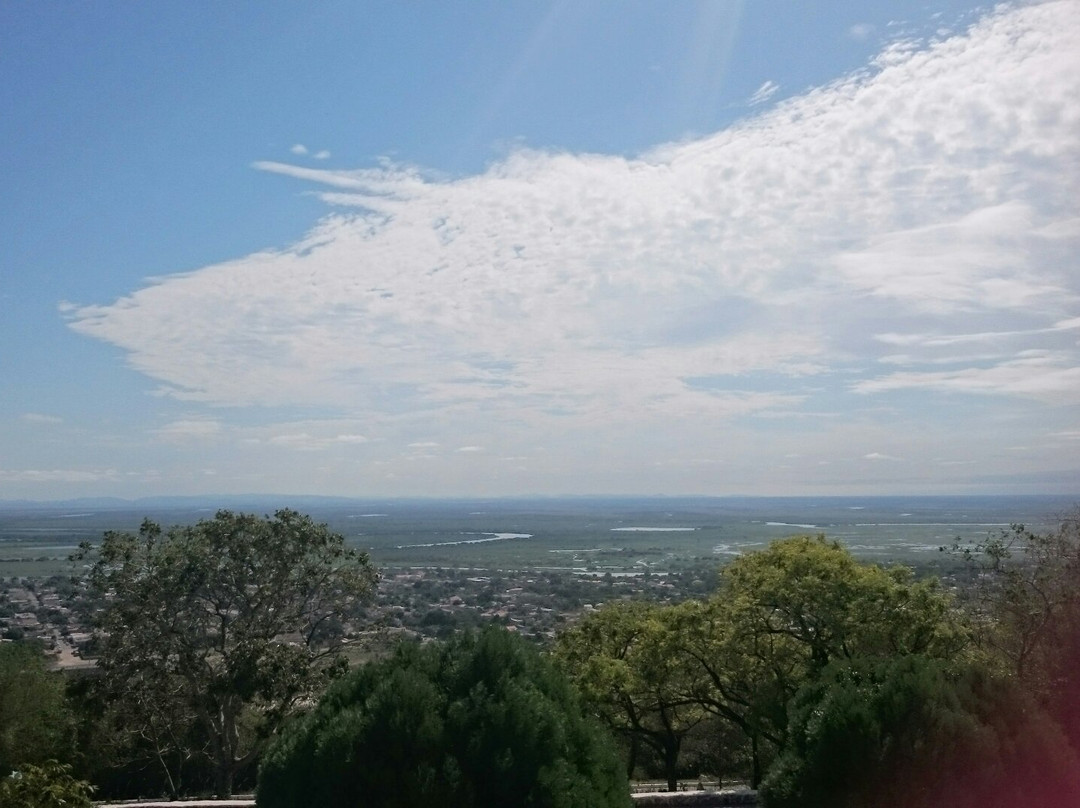 Cristo Rei do Pantanal-科龙巴必去景点