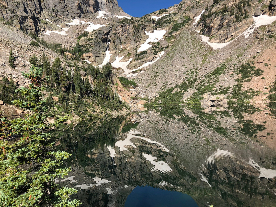 Emerald Lake Trail景点图片
