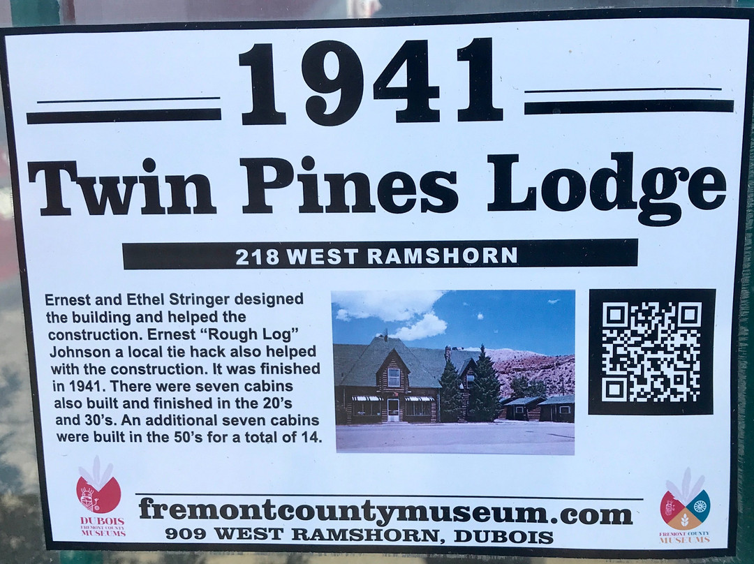 Twin Pines Lodge And Cabins主图