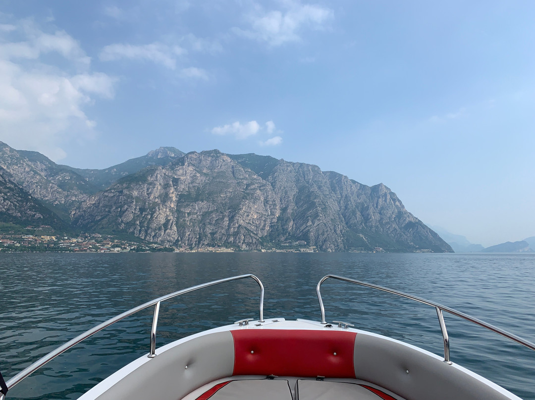 Limone Rent Boat-利莫内必去景点