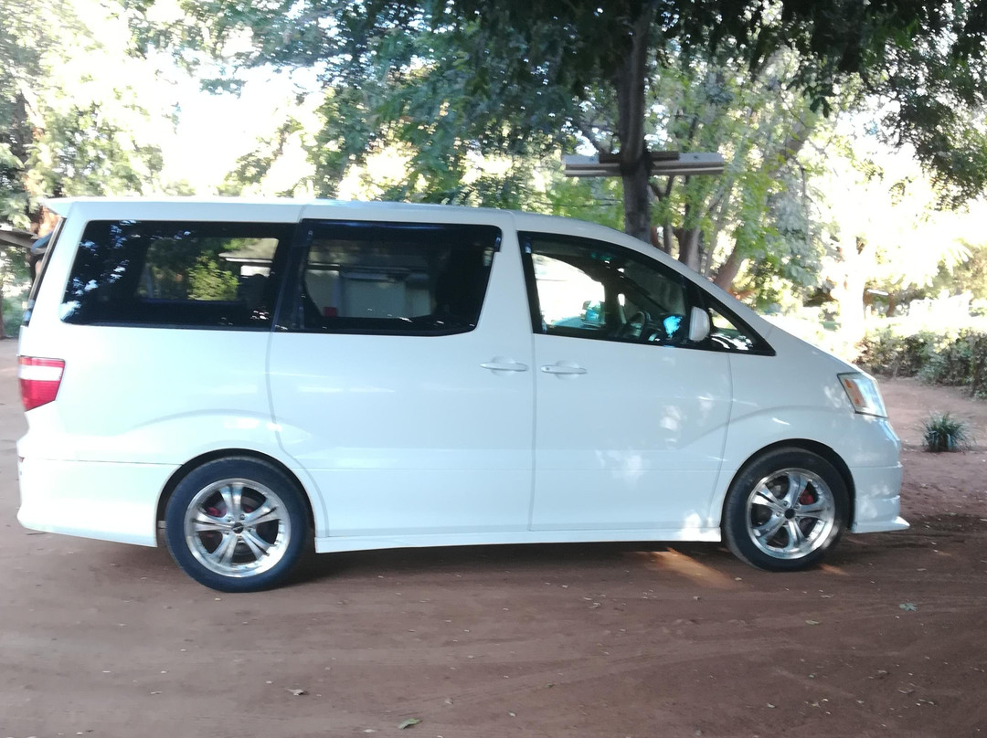 Shepherd Taxi and Tours-李文斯顿必去景点