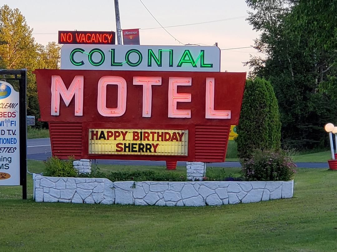 Colonial Motel主图