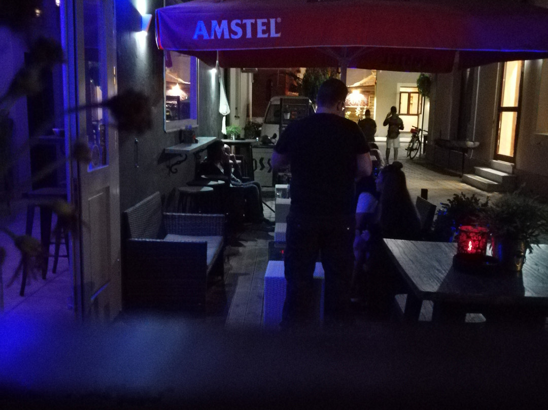 Moss Music Bar-Lixouri必去景点