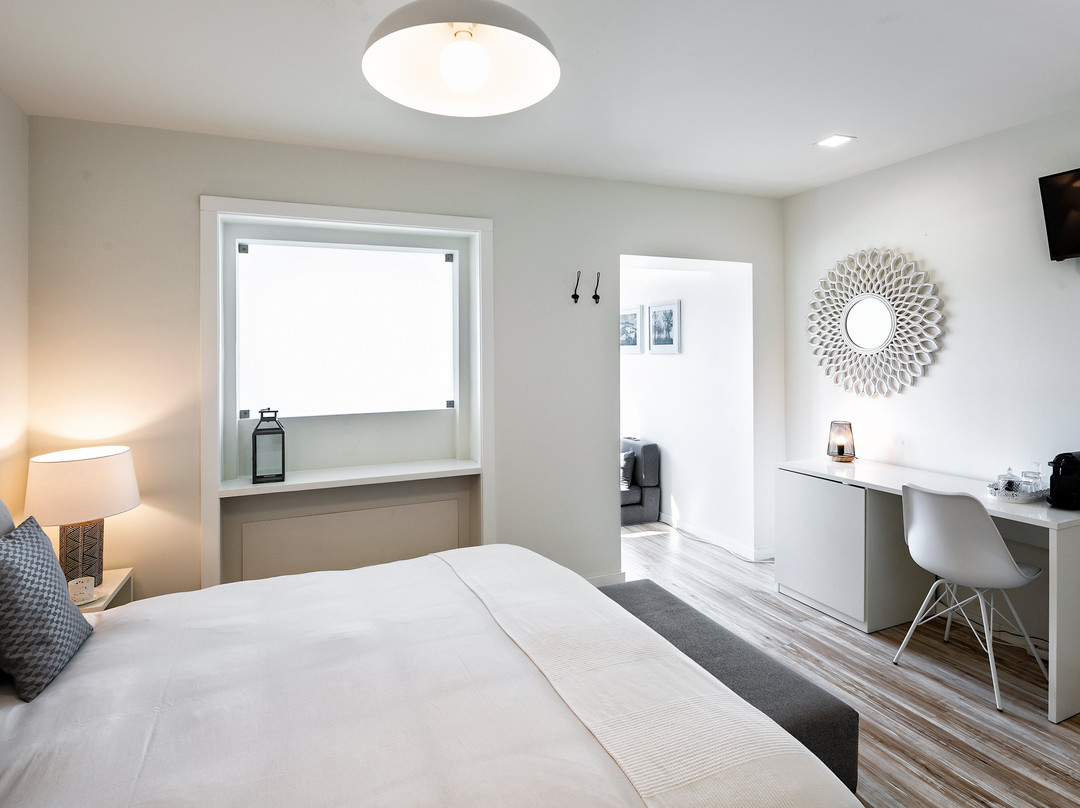 JR Studios & Suites I Rius I主图