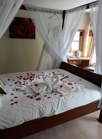 The Gamekeeper Pub and B & B-官方