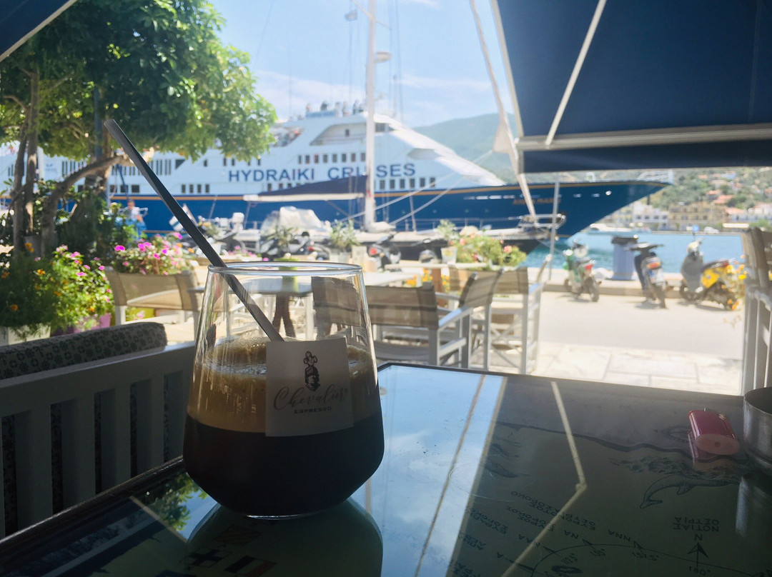 Poros餐馆和美食-THE OLD FOUNTAIN To Palio Syntrivani