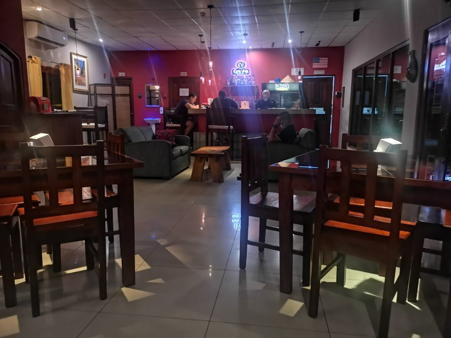 Big Daddy's Beach Club and Hotel主图