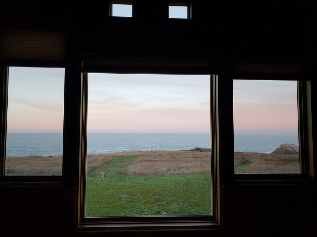 Inn At Newport Ranch主图