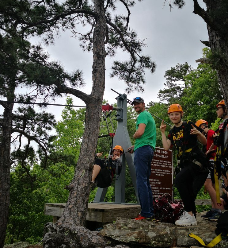 Horseshoe Canyon Ranch Zipline景点图片