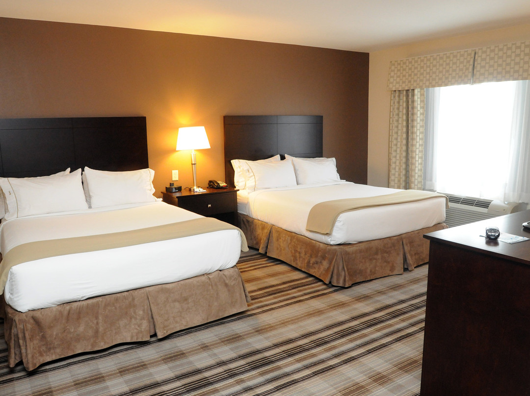 Holiday Inn Express & Suites Cambridge By IHG主图