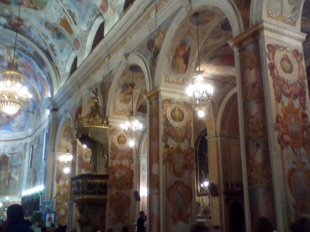 Basilica S. Caterina-Pedara必去景点