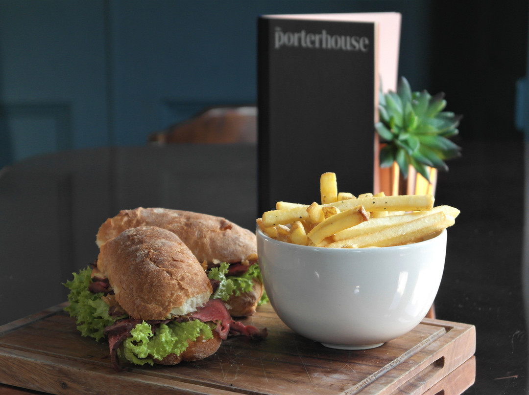 The Porterhouse Grill & Rooms主图