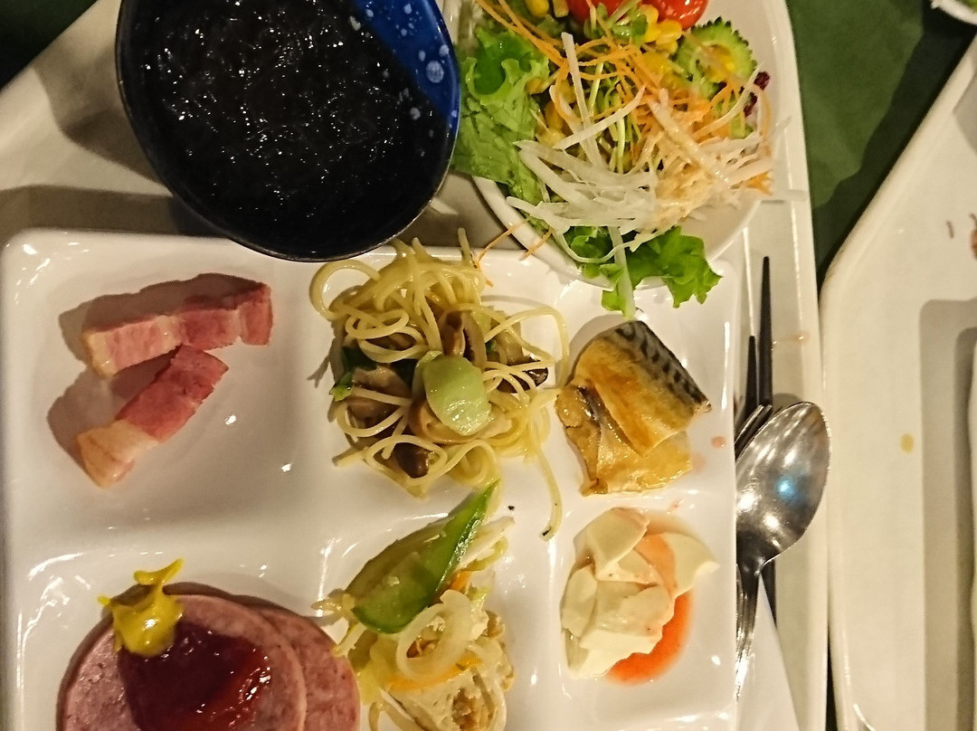 冲绳EM科斯塔健康度假水疗酒店主图