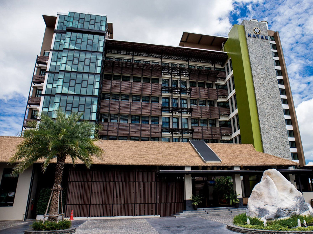 Natee The Riverfront Hotel主图