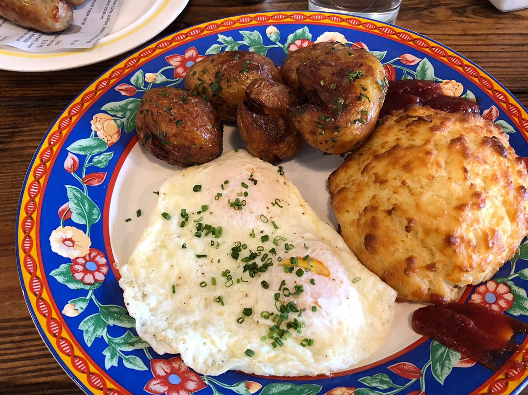 Hen Mother Cookhouse